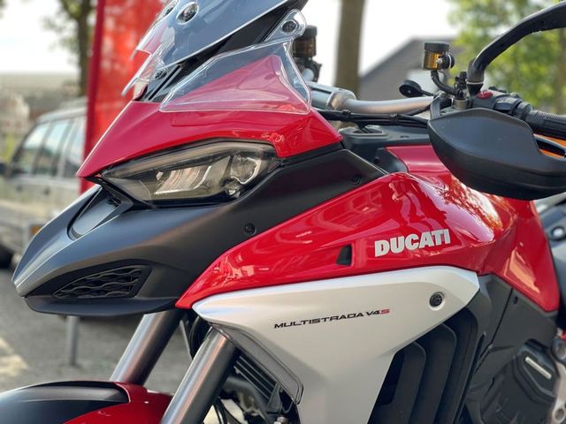 ducati - multistrada-v4-s