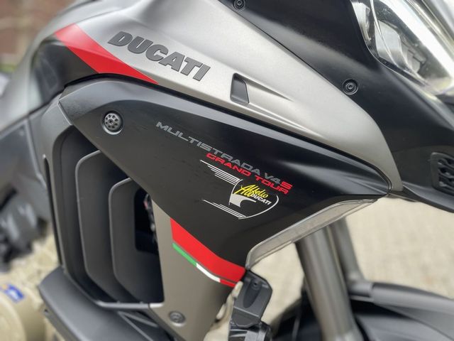 ducati - multistrada-v4-s-grand-tour