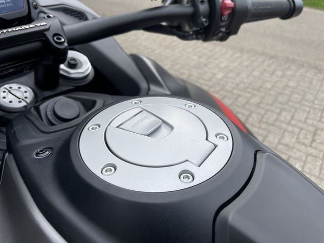 ducati - multistrada-v4-s-grand-tour