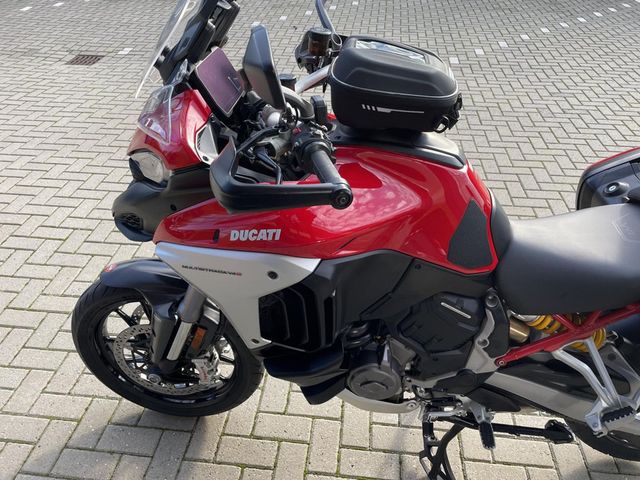 ducati - multistrada-v4-s-grand-tour