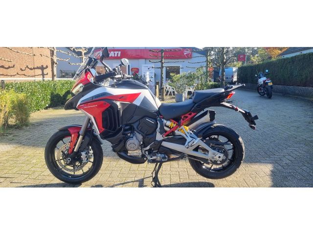 ducati - multistrada-v4-s-grand-tour