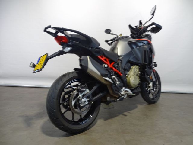 ducati - multistrada-v4-s-grand-tour