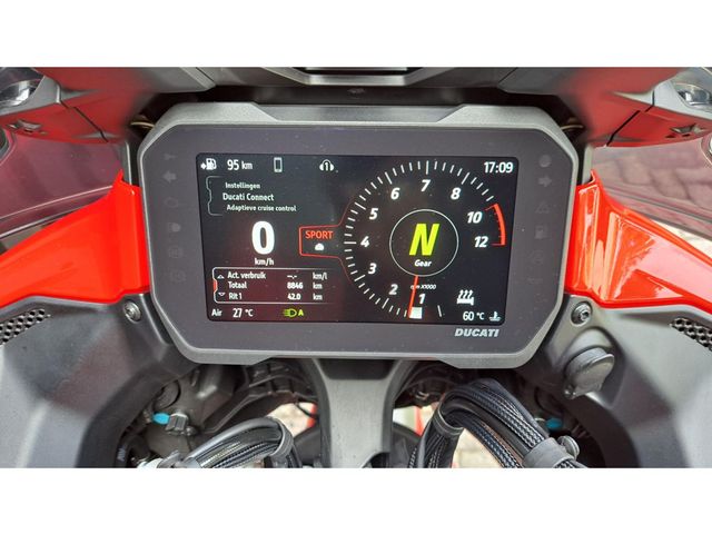 ducati - multistrada-v4-s-pikes-peak