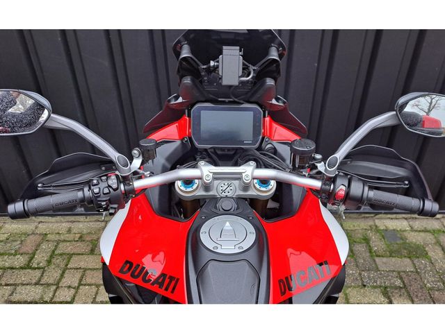 ducati - multistrada-v4-s-pikes-peak