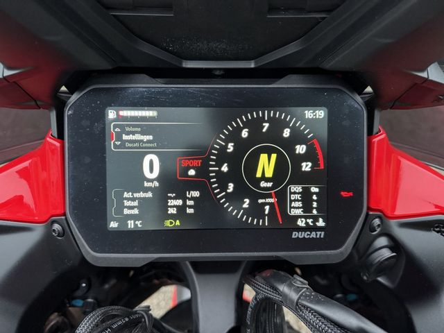 ducati - multistrada-v4-s-pikes-peak