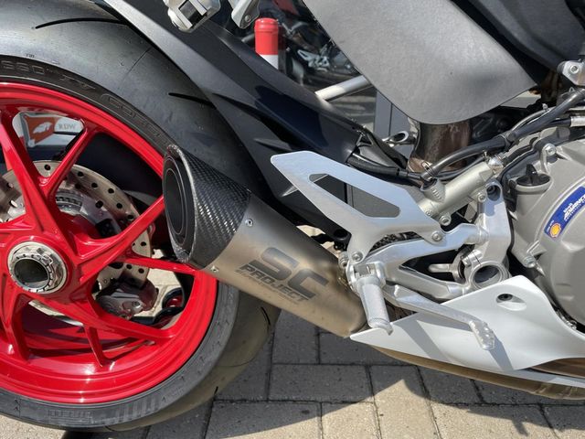 ducati - panigale-v2