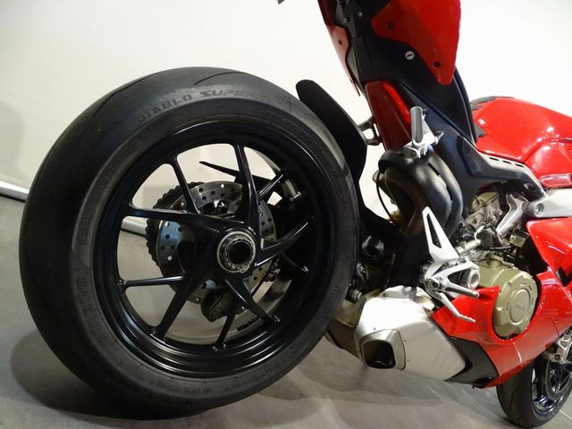 ducati - panigale-v4