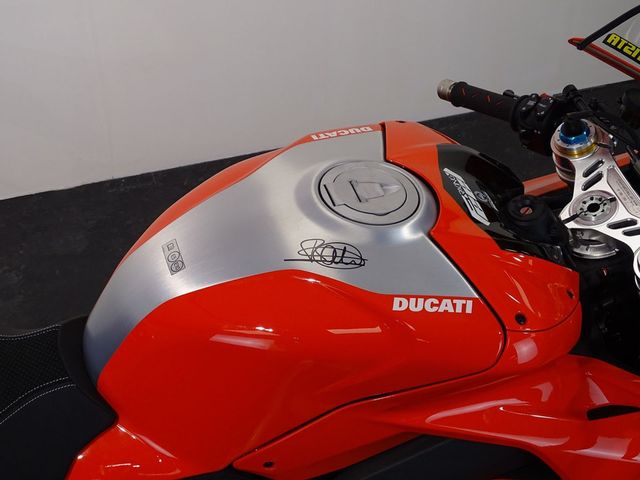 ducati - panigale-v4