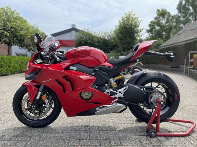 ducati - panigale-v4