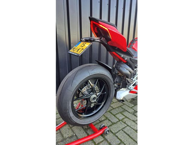 ducati - panigale-v4