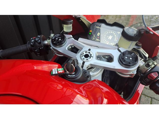 ducati - panigale-v4