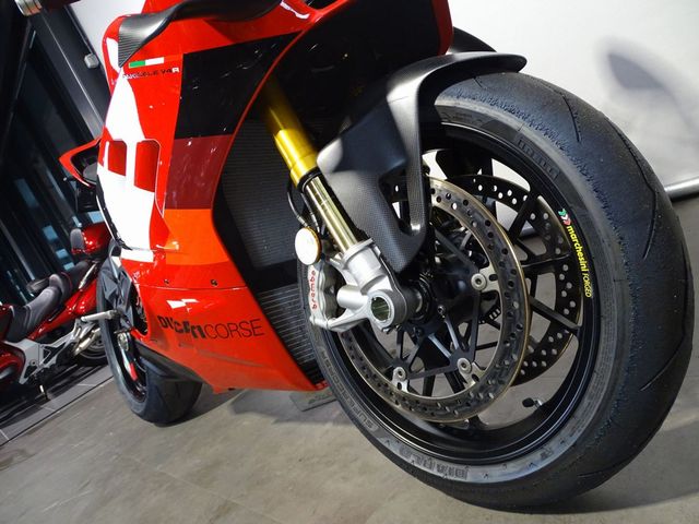 ducati - panigale-v4-r