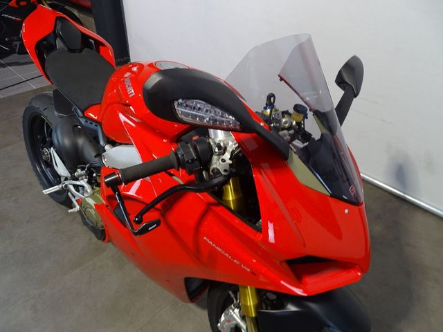 ducati - panigale-v4-s