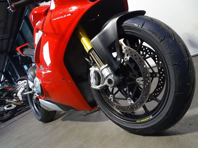 ducati - panigale-v4-s