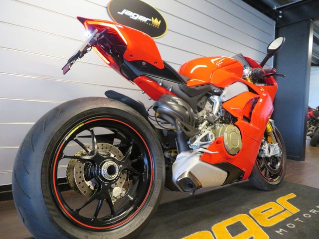 ducati - panigale-v4-s