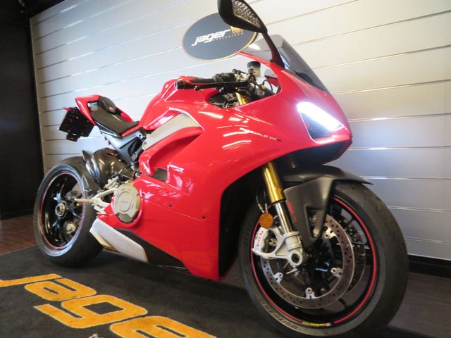 ducati - panigale-v4-s