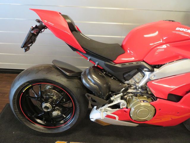 ducati - panigale-v4-s