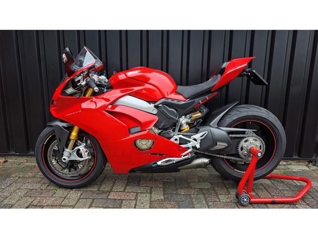 ducati - panigale-v4-s