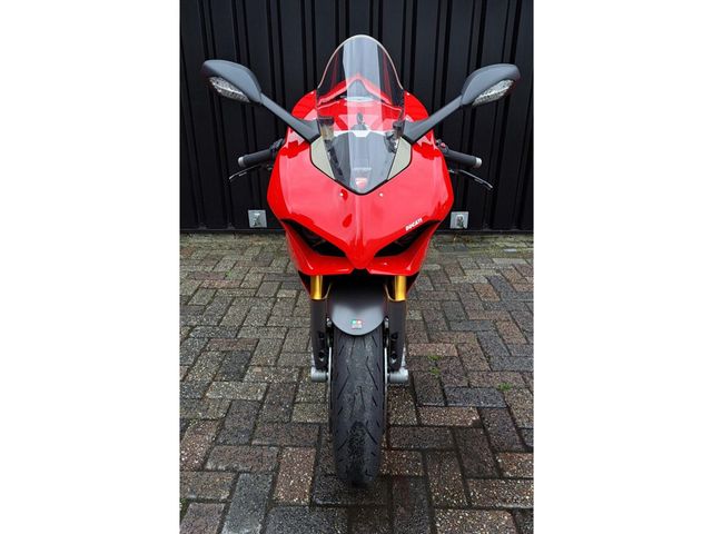 ducati - panigale-v4-s