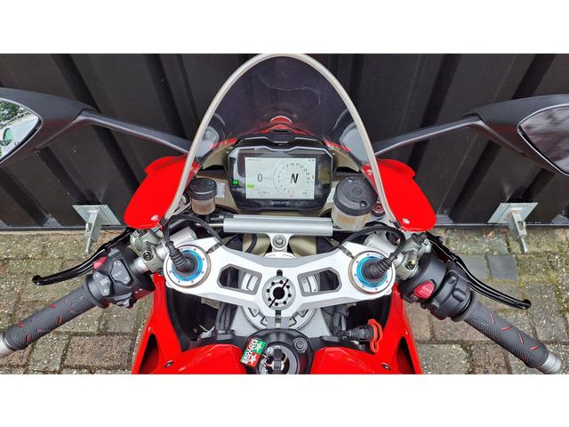 ducati - panigale-v4-s