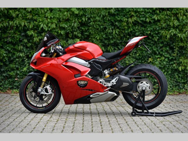 ducati - panigale-v4-s