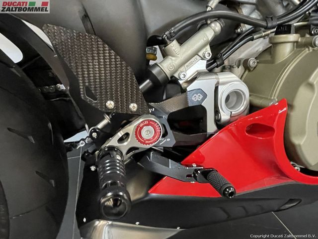 ducati - panigale-v4-s