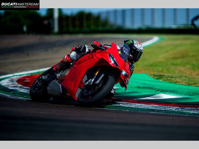 ducati - panigale-v4-s