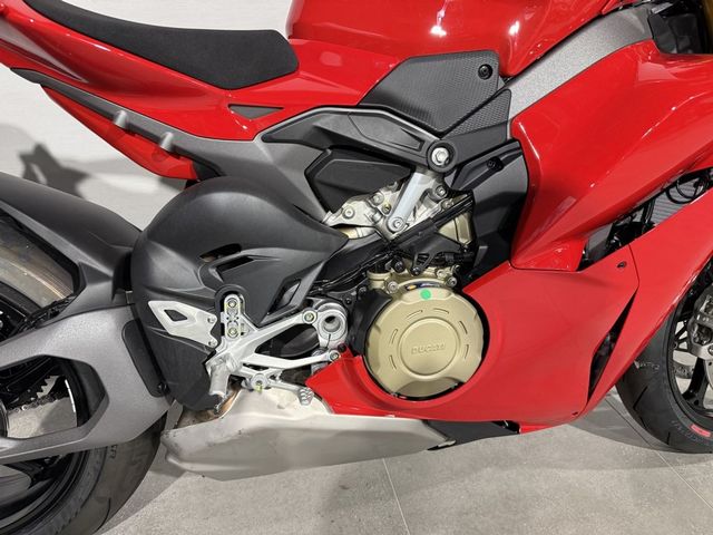 ducati - panigale-v4-s