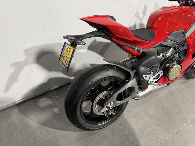 ducati - panigale-v4-s