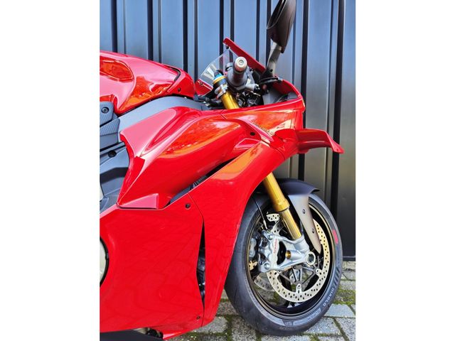 ducati - panigale-v4-s