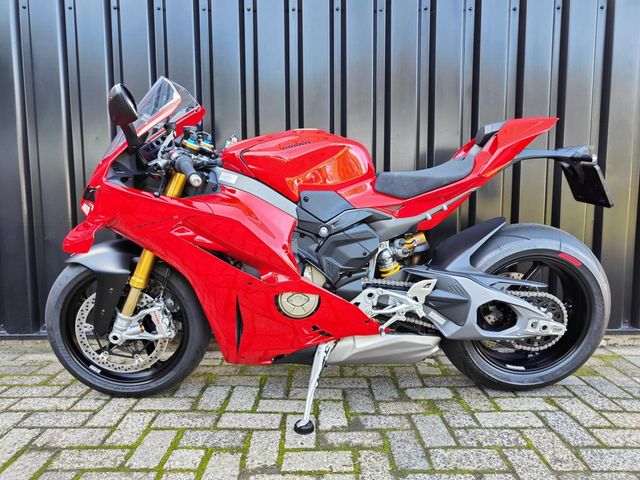 ducati - panigale-v4-s