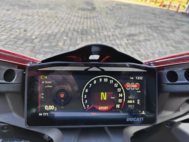 ducati - panigale-v4-s