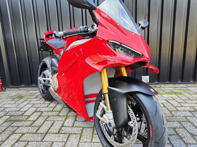 ducati - panigale-v4-s