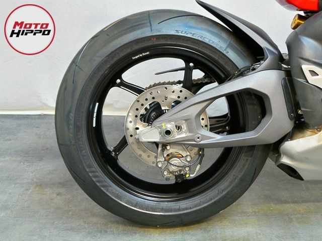 ducati - panigale-v4-s