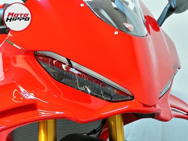 ducati - panigale-v4-s