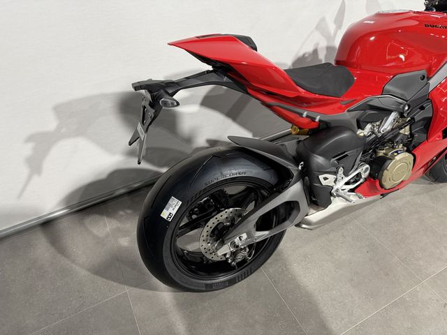 ducati - panigale-v4-s