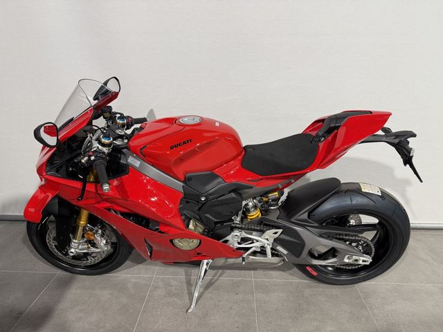 ducati - panigale-v4-s