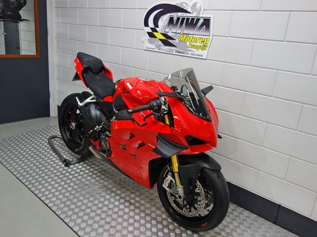 ducati - panigale-v4-s