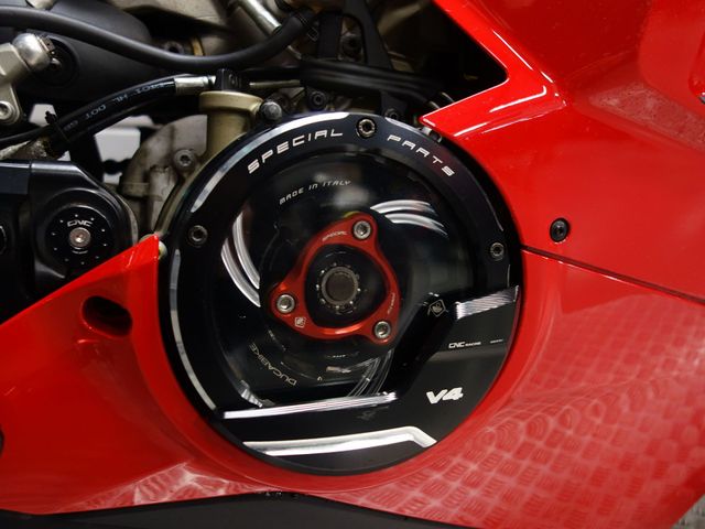 ducati - panigale-v4-s