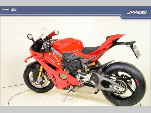 ducati - panigale-v4-s