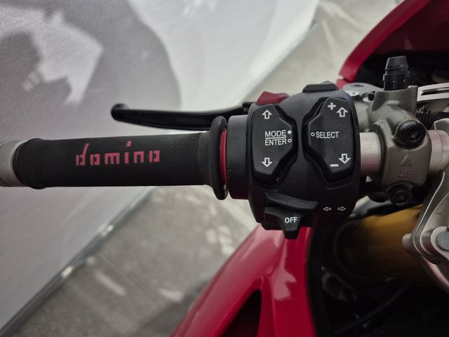ducati - panigale-v4-s