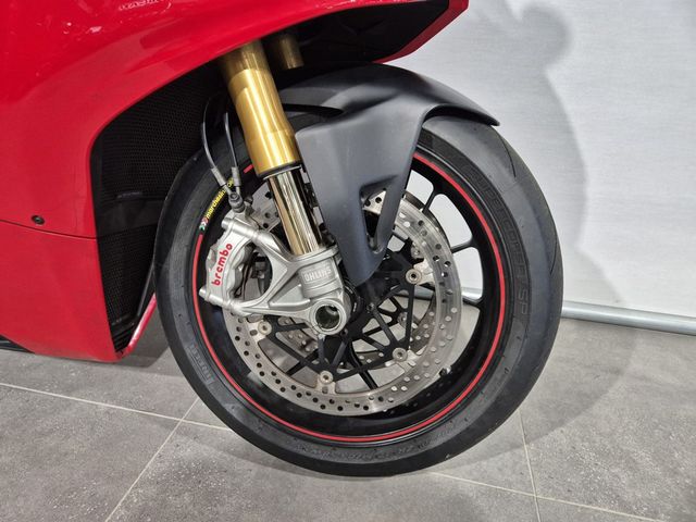 ducati - panigale-v4-s