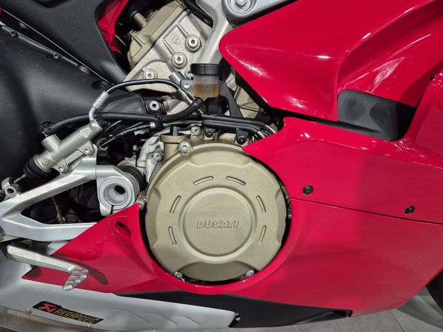 ducati - panigale-v4-s