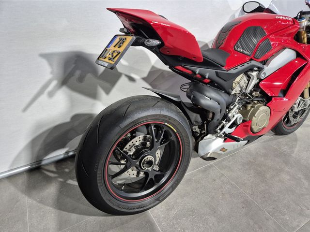 ducati - panigale-v4-s