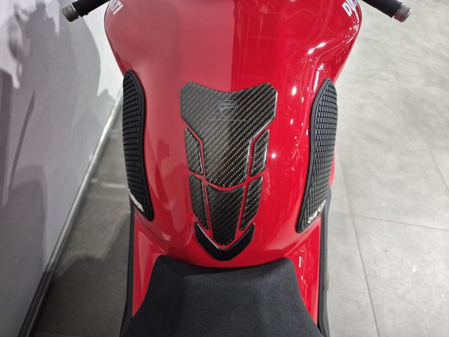 ducati - panigale-v4-s
