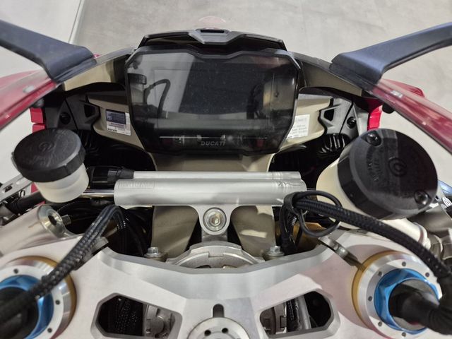 ducati - panigale-v4-s
