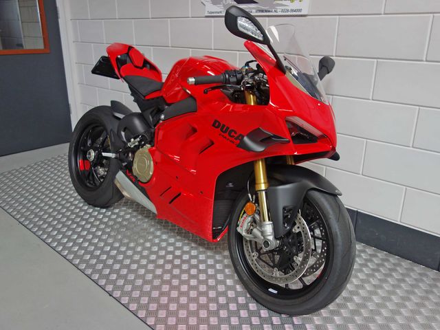 ducati - panigale-v4-s
