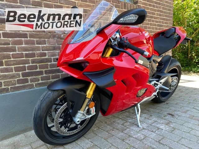 ducati - panigale-v4-s