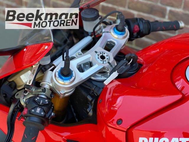ducati - panigale-v4-s
