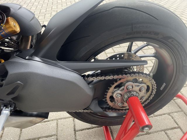 ducati - panigale-v4-s